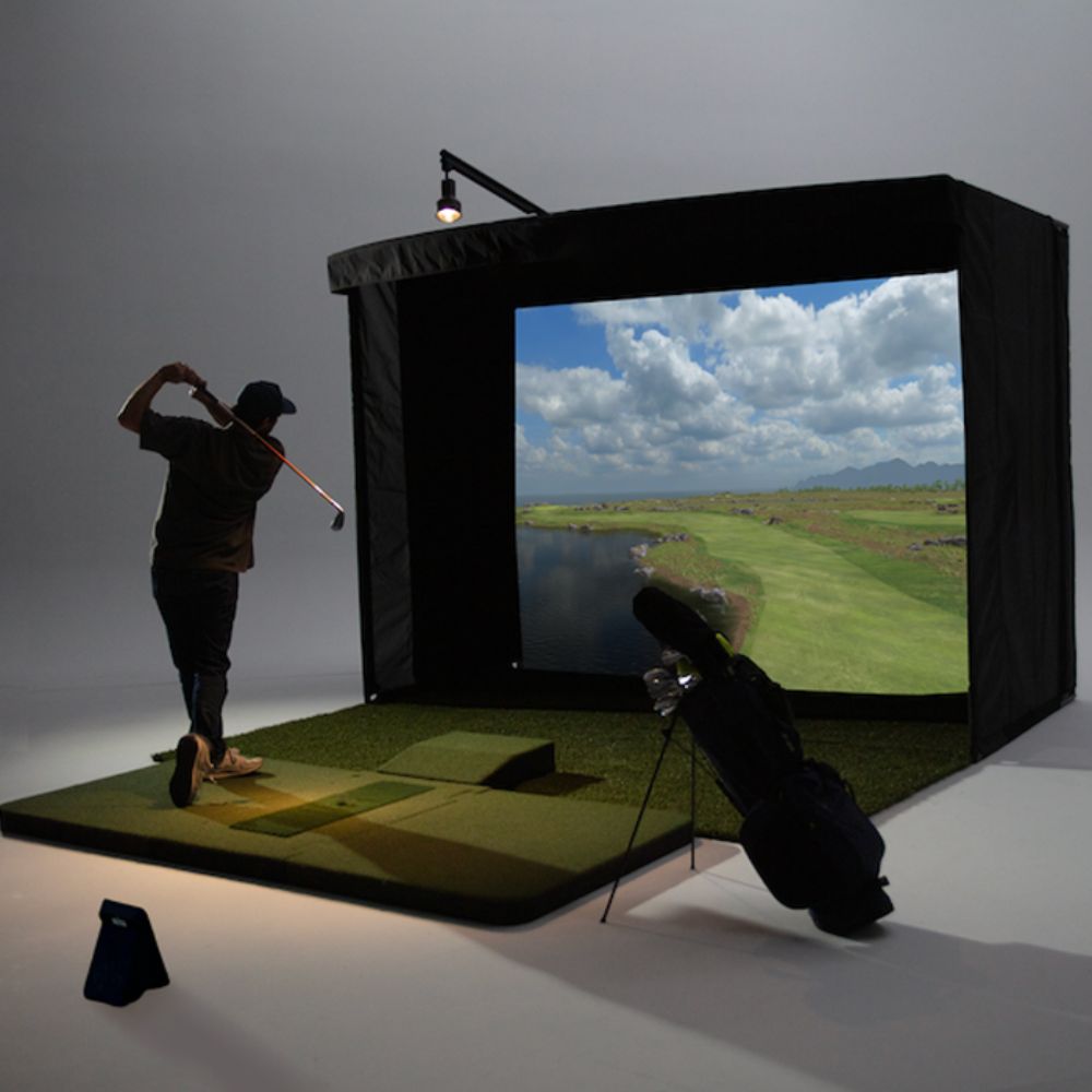 guy_playing_on_swing_caddie_golf_simulator